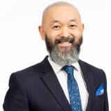 Photo of Professor Erwin Loh